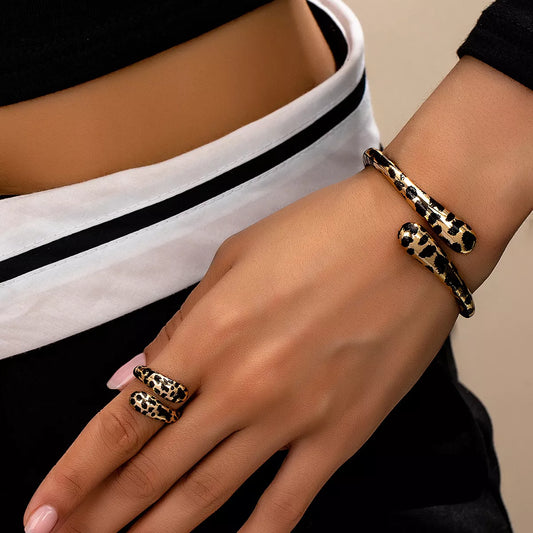 18K Gold-Plated leopard print bypass ring and bracelet jewelry set on hand